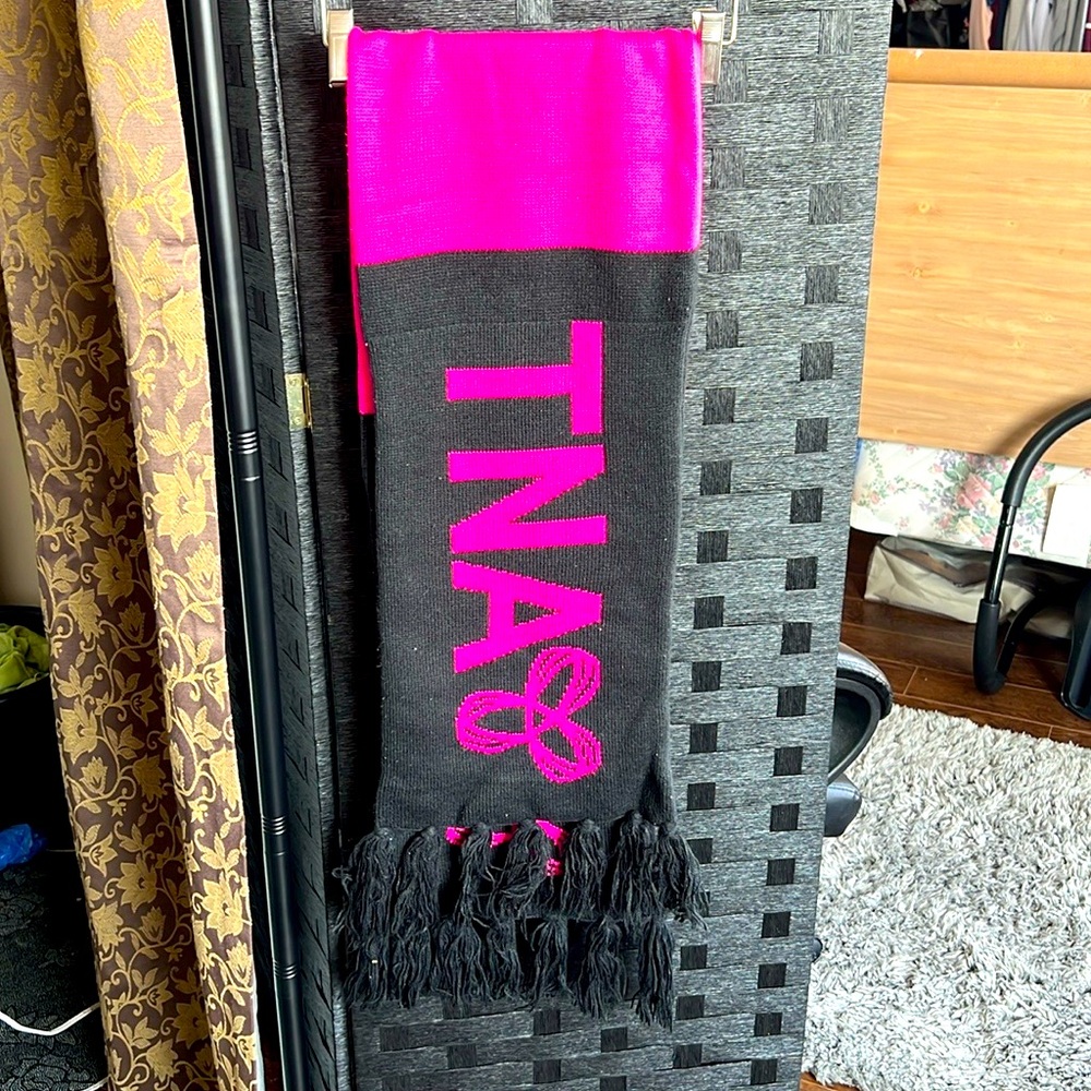 🔖 TNA Scarf nwot